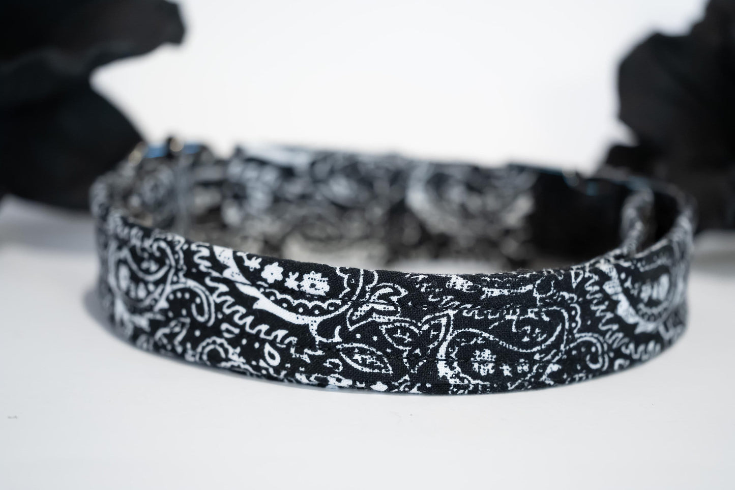 Black and White Bandana Print Dog Collar